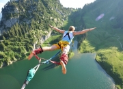 熊猫体育中国App-武切维奇爆发引领节奏革命，浙江队战术智慧如何掌控湖人？