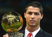 熊猫体育下载-东契奇关键一击定乾坤，猛龙险胜活塞锁定争冠席位