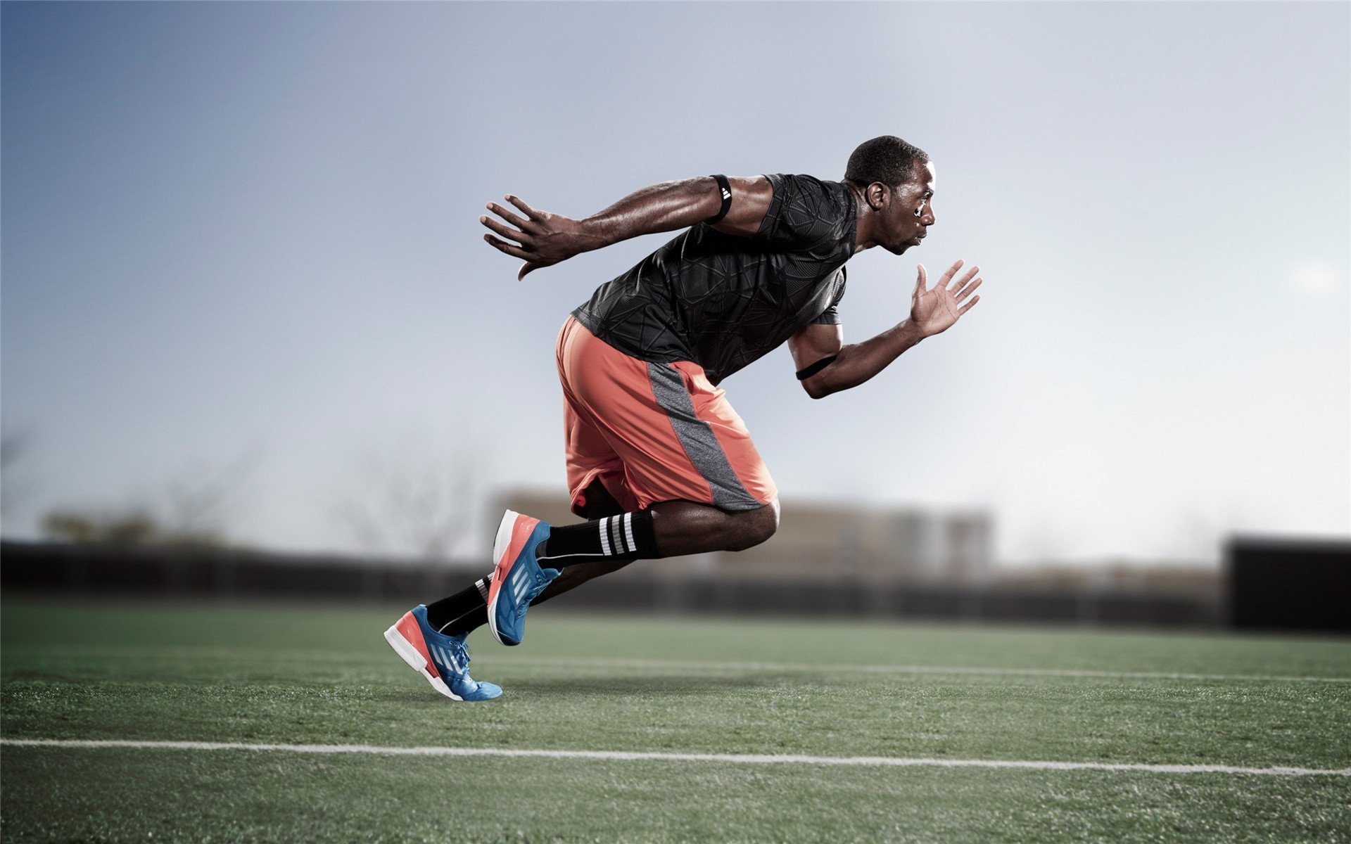 当安第斯山的风暴席卷球场，迪亚斯在NBA总决赛的秘鲁冲垮智利式接管